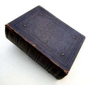 Altarbibel aus dem Einweihungsjahr 1861